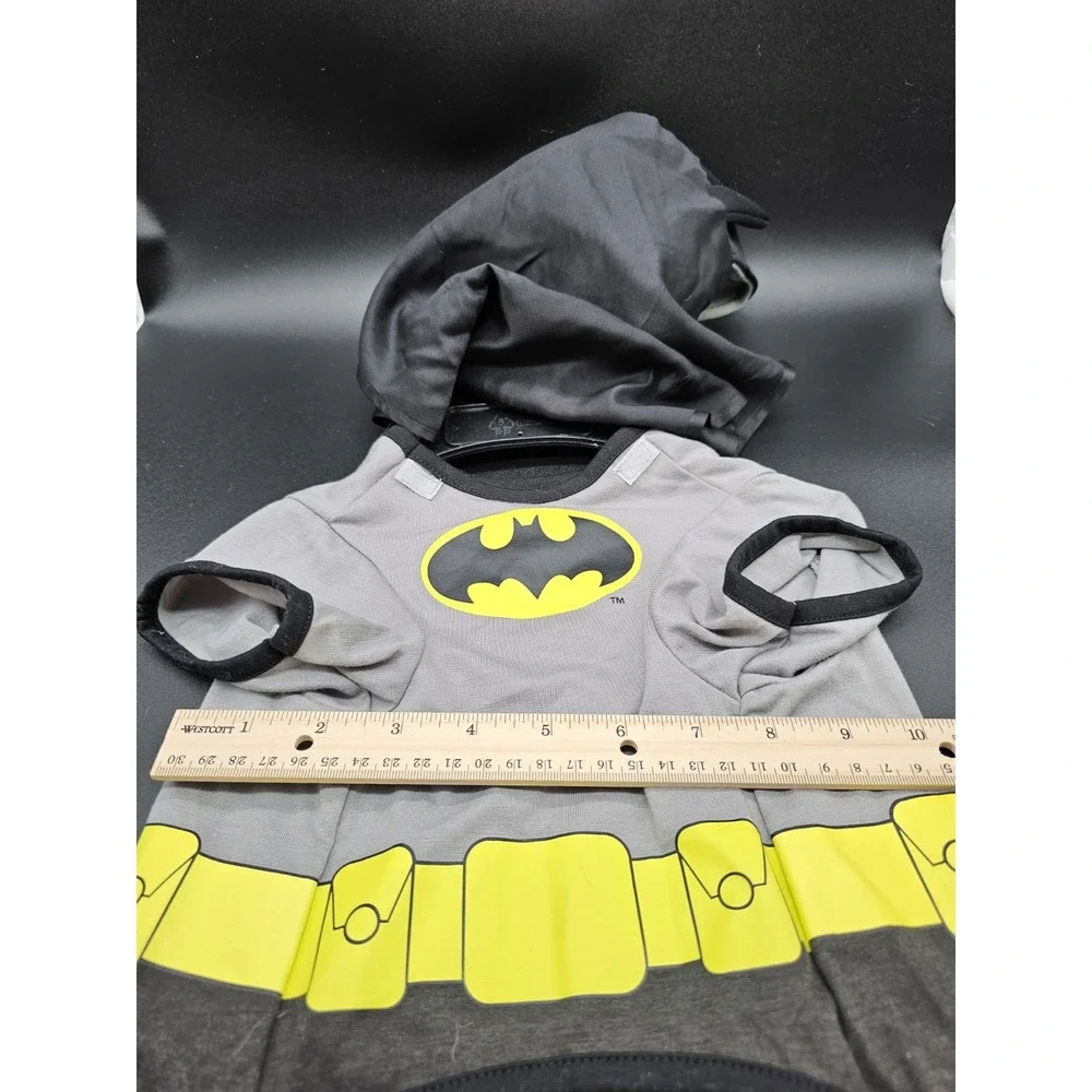 DC Comics Batman Dog Costume Medium Halloween Costume With Cape And Batman‎ Hood